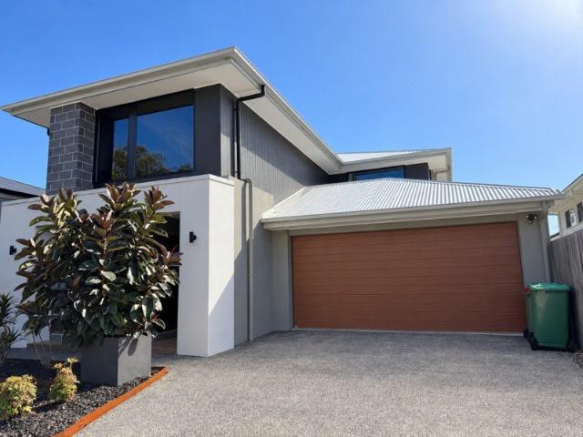 Spacious Family Living in Quiet Redland Bay Cul De Sac