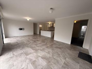 Spacious Family Living in Riverside Ravenswood