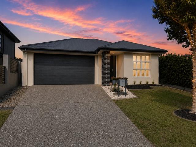 Spacious Family Living in Stone Ridge Estate