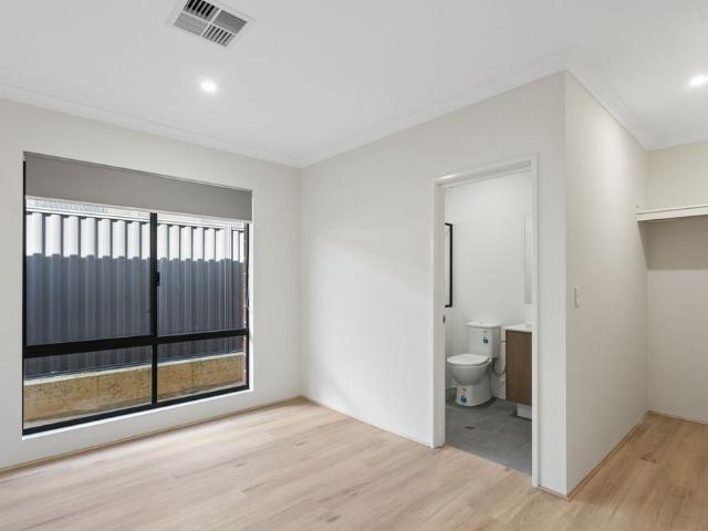 5 bedroom brand new family home in Sinagra