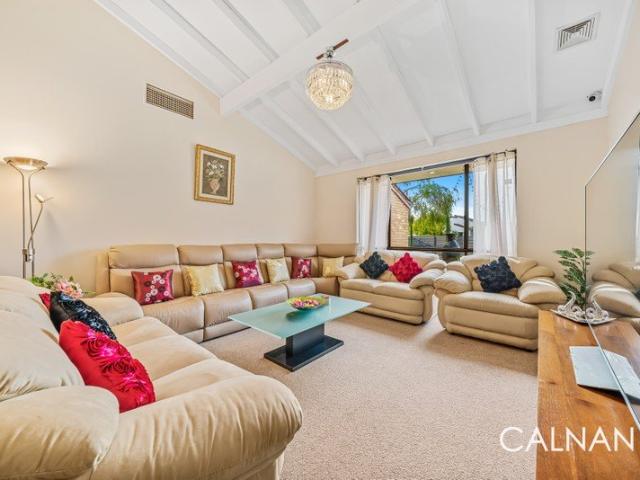 Spacious Family Living in Sought After West Leeming Location Avalible Now!