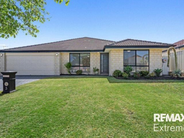 Spacious Family Living in Sought After Ashton Heights!