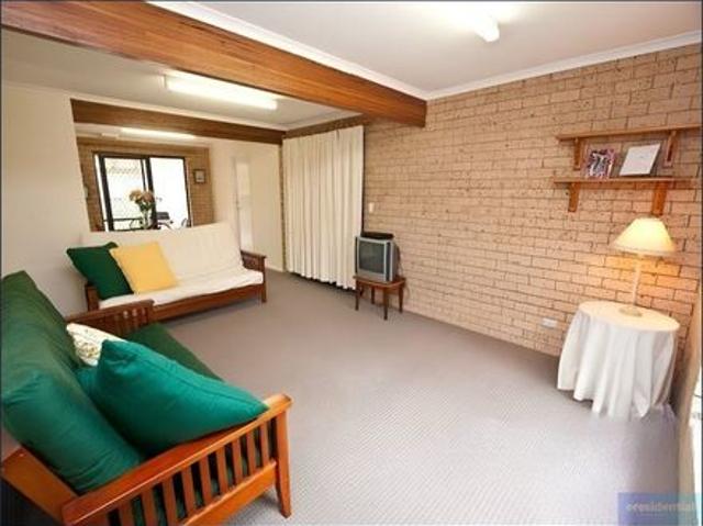 Spacious Family Living in Sought After Carindale