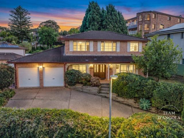 Spacious Family Living in Sought After Castlewood Estate