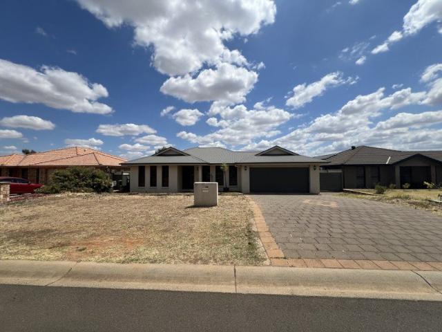 Spacious Family Living in Sought After Delroy Park