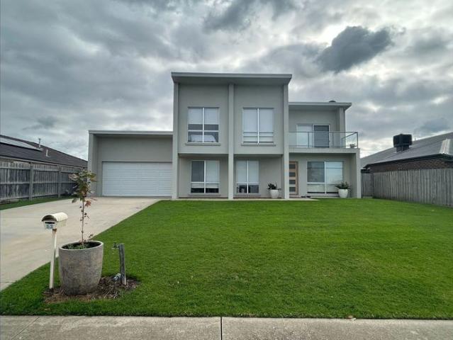 Spacious Family Living in Sought After Eastwood