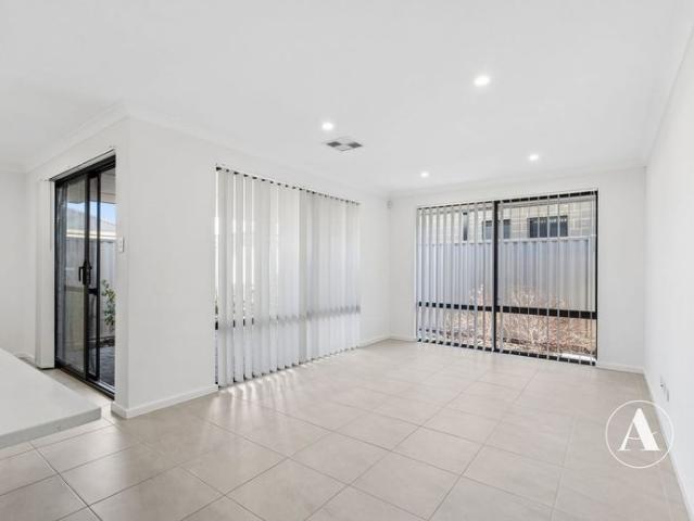 SPACIOUS FAMILY LIVING IN SOUGHT AFTER HARRISDALE