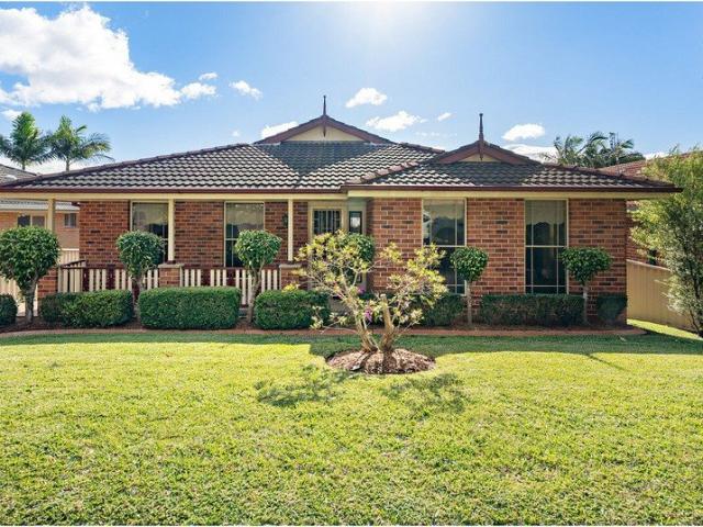 SPACIOUS FAMILY LIVING IN SOUGHT AFTER LAMBTON
