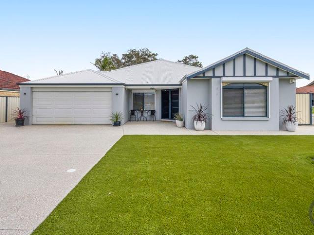 Spacious Family Living in Sought After Mariners Cove