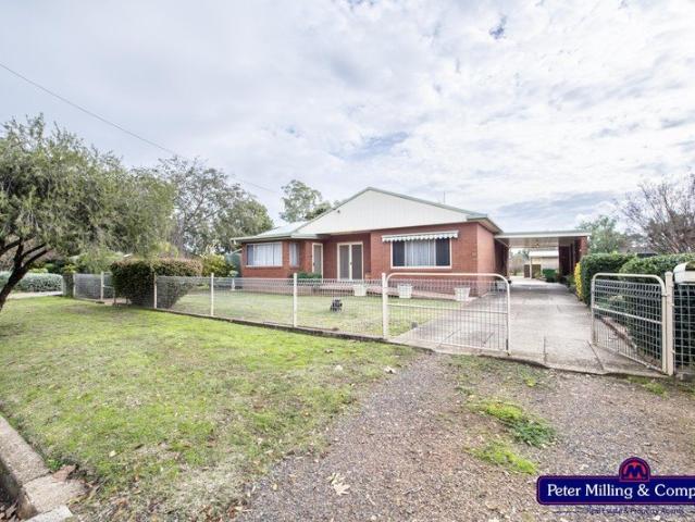 Spacious Family Living in sought after Montefiores