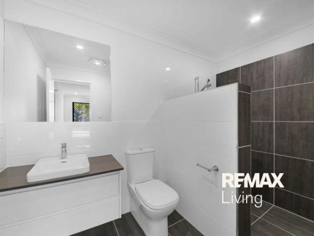 Spacious Family Living in Sought After Ridge View Estate
