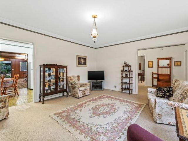 Spacious Family Living in the Box Hill High School Zone for 6 Months Fix Term Lease