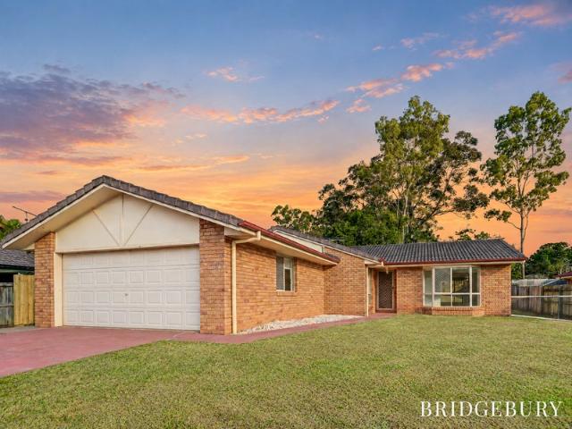 Spacious Family Living in the Glass House Mountains