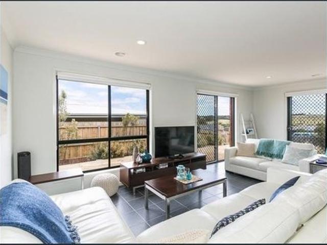 Spacious Family Living in the Heart of Torquay