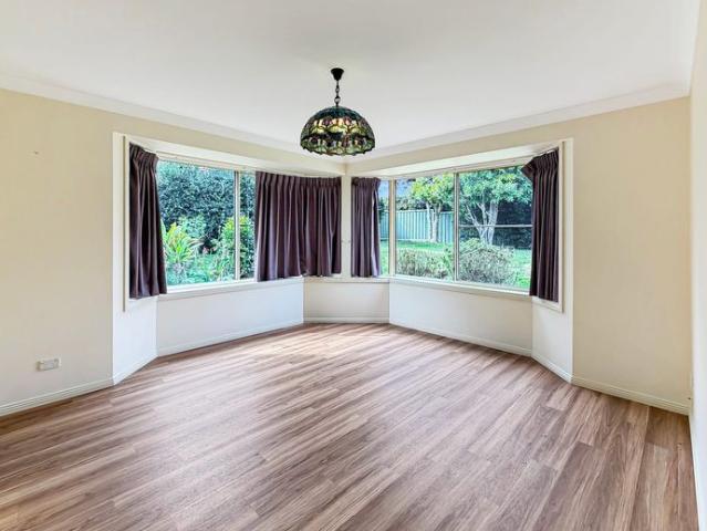 Spacious Family Living in the Heart of Valla Beach
