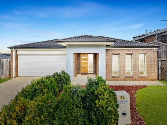 Spacious Family Living in the Heart of Warragul!