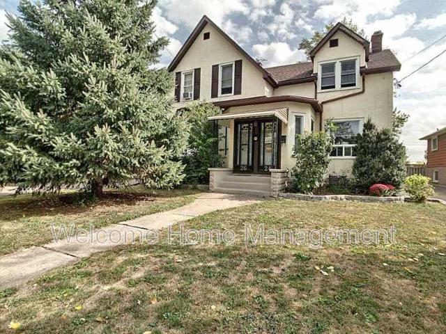 Spacious Family Living in the Heart of Welland