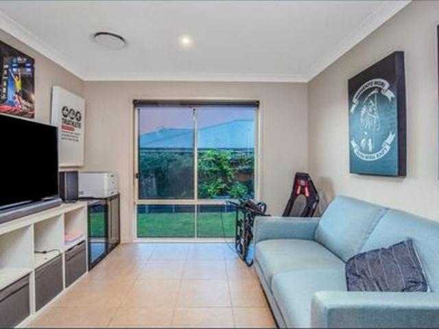 SPACIOUS FAMILY LIVING IN THE HEART OF YARRABILBA