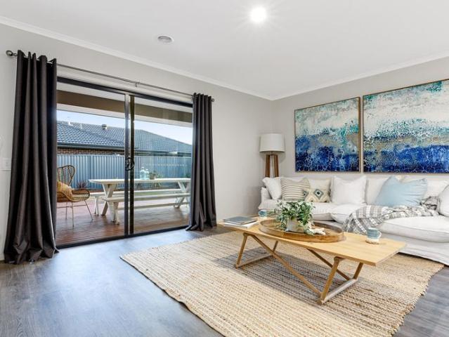SPACIOUS FAMILY LIVING IN THE HEART OF ALFREDTON