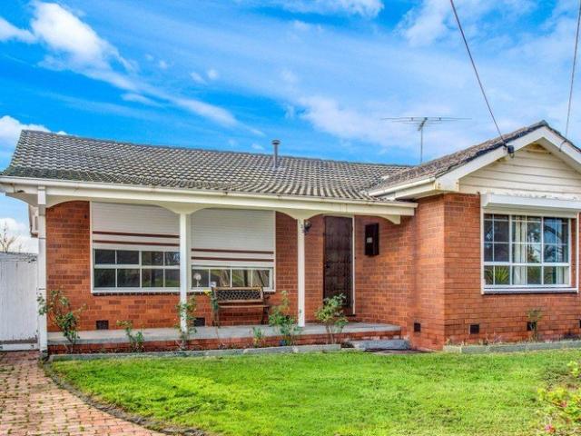 Spacious Family Living in the Heart of Altona