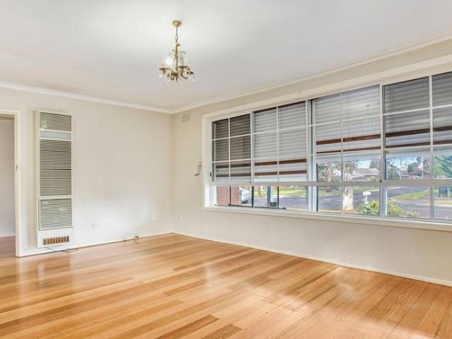 Spacious Family Living in the Heart of Altona