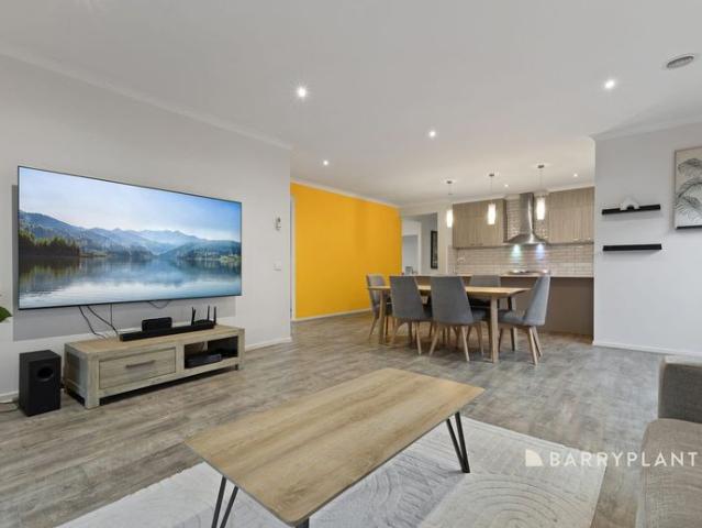 Spacious Family Living in the Heart of Arcadia Estate