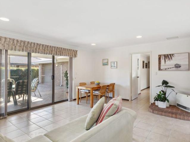 SPACIOUS FAMILY LIVING IN THE HEART OF BATEMAN