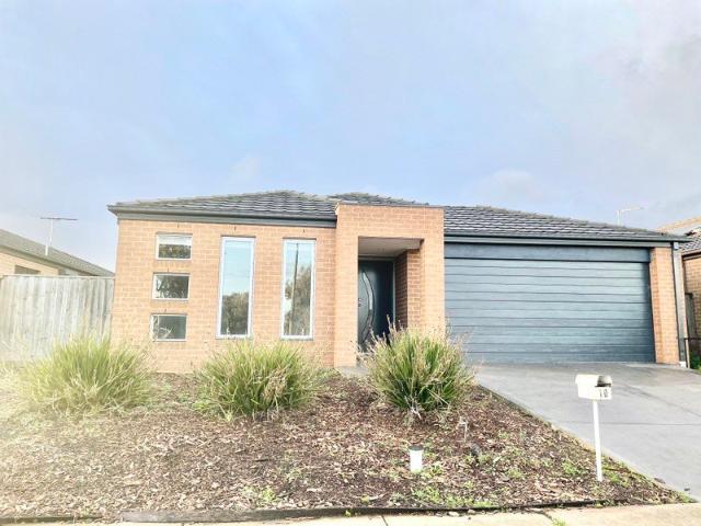 Spacious Family Living in the Heart of Brookfield