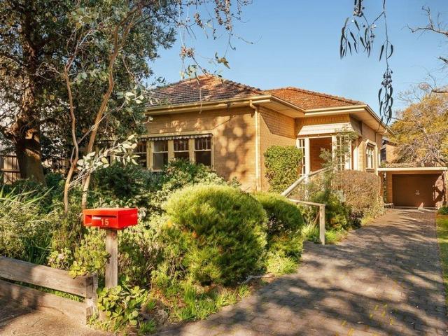 Spacious Family Living in the Heart of Caulfield South