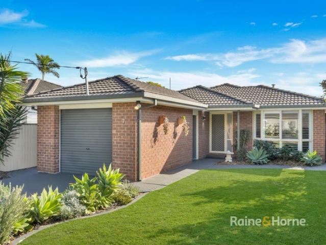 Spacious Family Living in the Heart of Ettalong Beach