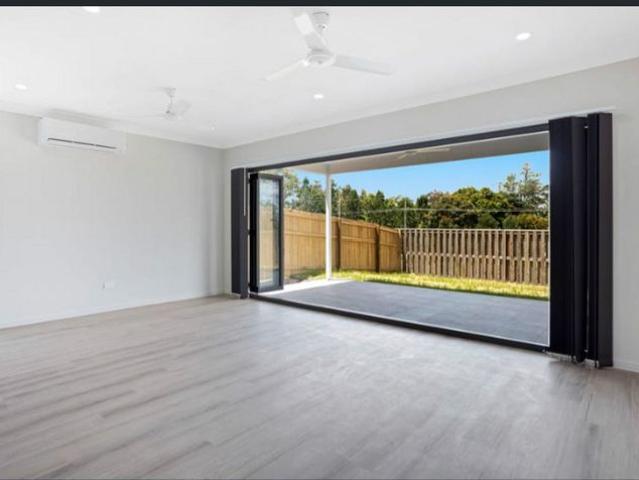 Spacious Family Living in the Heart of Greenbank!
