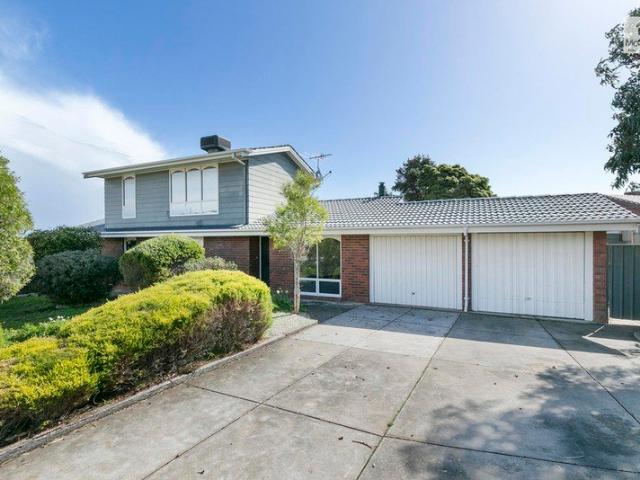 Spacious Family Living in the Heart of Hallett Cove!