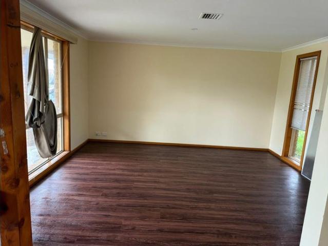 Spacious Family Living in the Heart of Hoppers Crossing