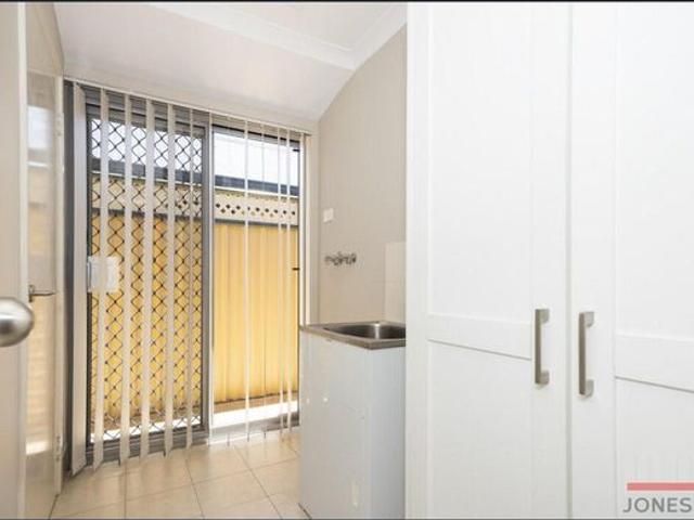 Spacious Family Living in the Heart of Jindowie Estate!