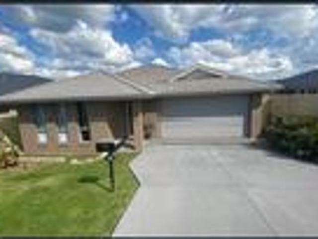 Spacious Family Living in the Heart of Morisset