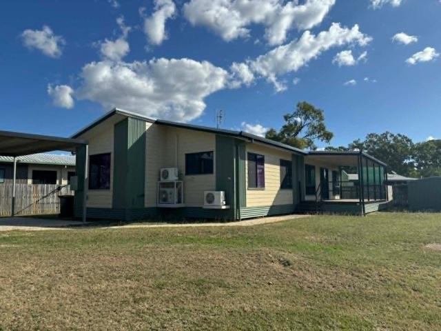 Spacious Family Living in the Heart of Nebo Walk to Everything!