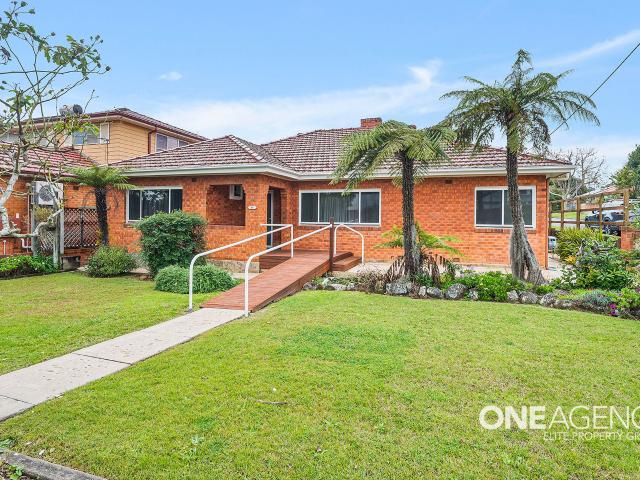 SPACIOUS FAMILY LIVING IN THE HEART OF NOWRA