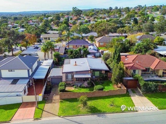 Spacious Family Living in the Heart of Para Hills!
