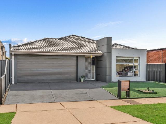 Spacious Family Living in the Heart of Point Cook !