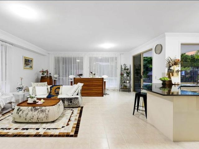 Spacious Family Living in the Heart of Robina
