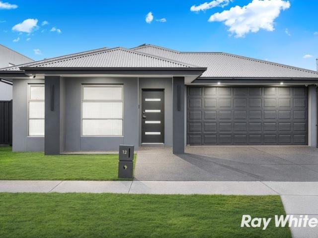 Spacious Family Living in the Heart of Roxburgh Park