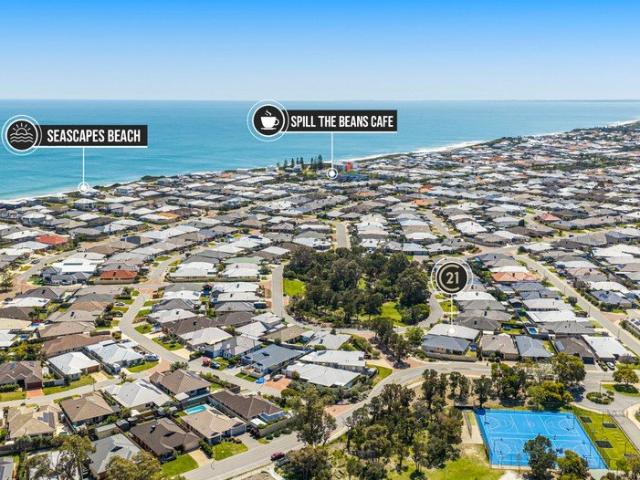 Spacious Family Living in the Heart of Seascapes
