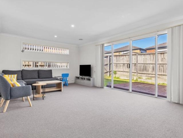 Spacious Family Living in the Heart of Silver Gum Estate