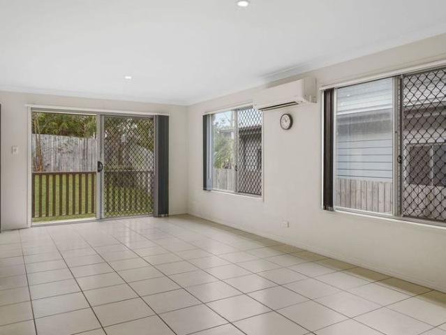 Spacious Family Living in the Heart of Springfield Lakes