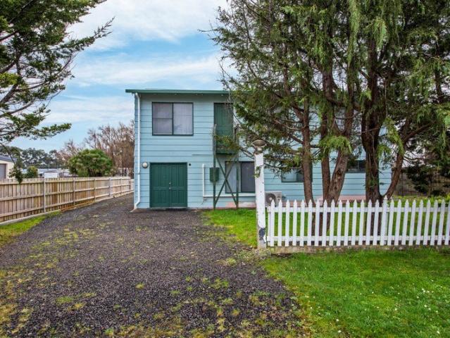 Spacious Family Living in the Heart of Strahan