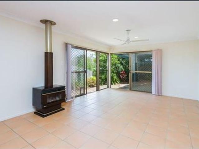 Spacious Family Living in the Mansfield State High Catchment!