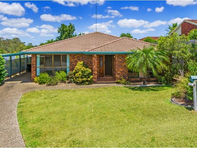 Spacious Family Living in the Mansfield State High Catchment!