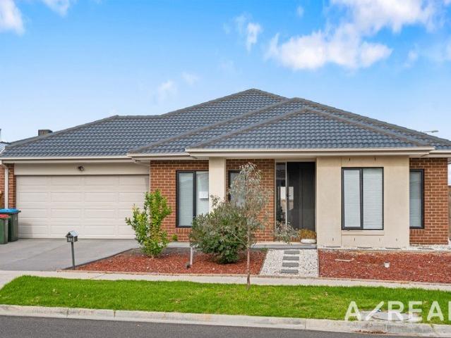Spacious Family Living in the Prestigious Alamanda School Zone