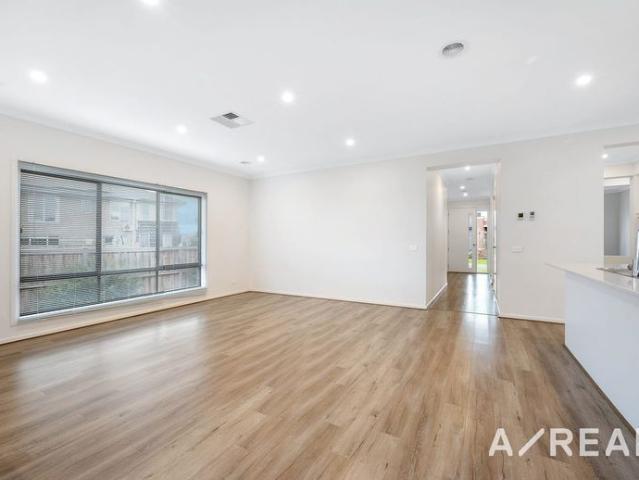 Spacious Family Living in the Prestigious Alamanda School Zone
