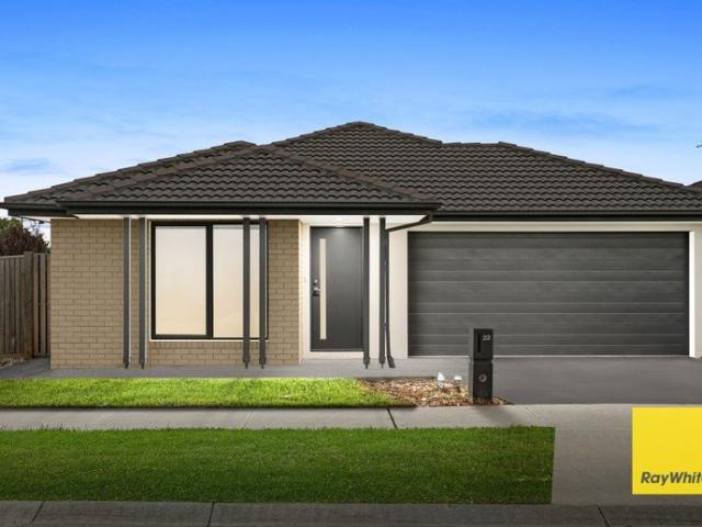 Spacious Family Living in the Prestigious Mandalay Estate